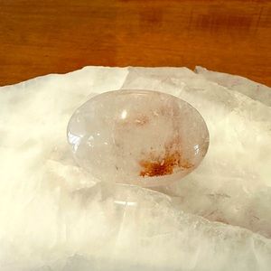 Quartz palm stone